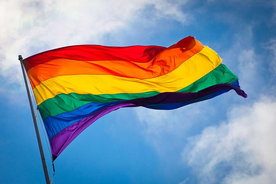 forum associatif lgbt moove! rainbow flag drapeau gay lgbt