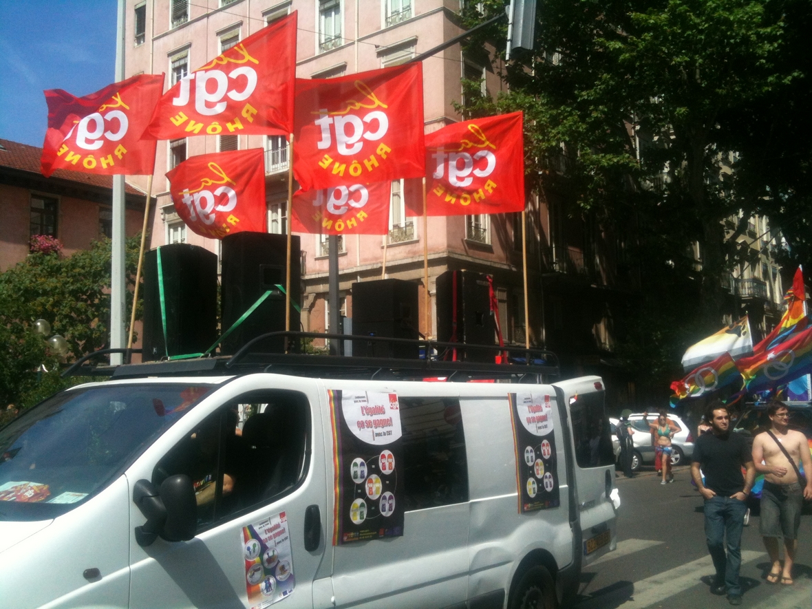 documentaire voiture de la CGT a la Marche des Fiertes LGBT de lyon 14 juin 2014 gay pride heteroclite lyon