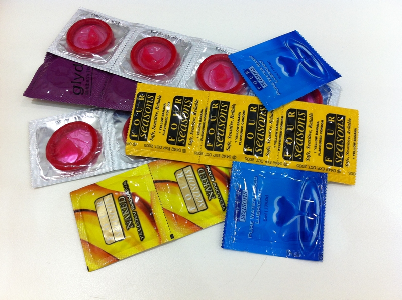 condoms preservatifs asso frisse associations LGBT en Rhône-Alpes