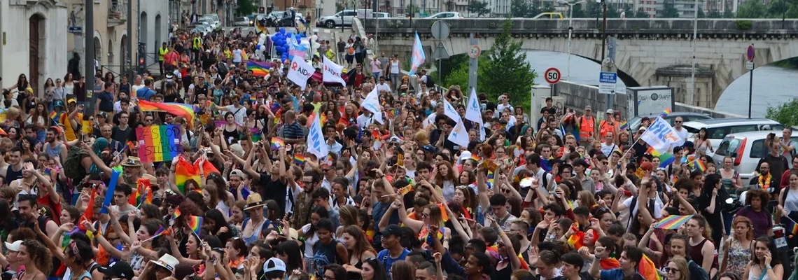Marche des Fiertés Grenoble Pride Festival 2017 3 crédit Yannick Picconatto - Centre LGBTI de Grenoble