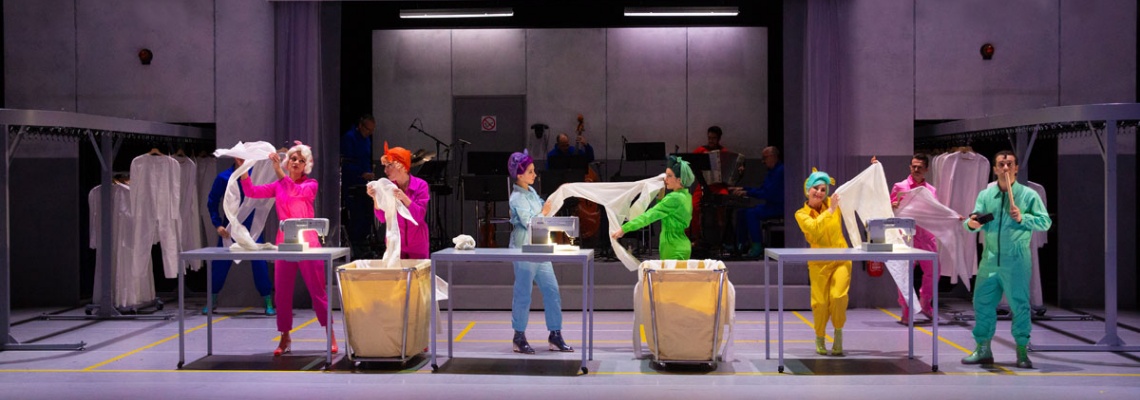 The Pajama Game, comédie musicale à succès du Broadway des années 50, est remise au goût du jour par le chorégraphe Raphaël Cottin et Jean Lacornerie.