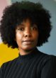 La militante afroféministe Amandine Gay publie son premier essai autobiographique, Une Poupée en chocolat, consacré aux enjeux de l’adoption transraciale.